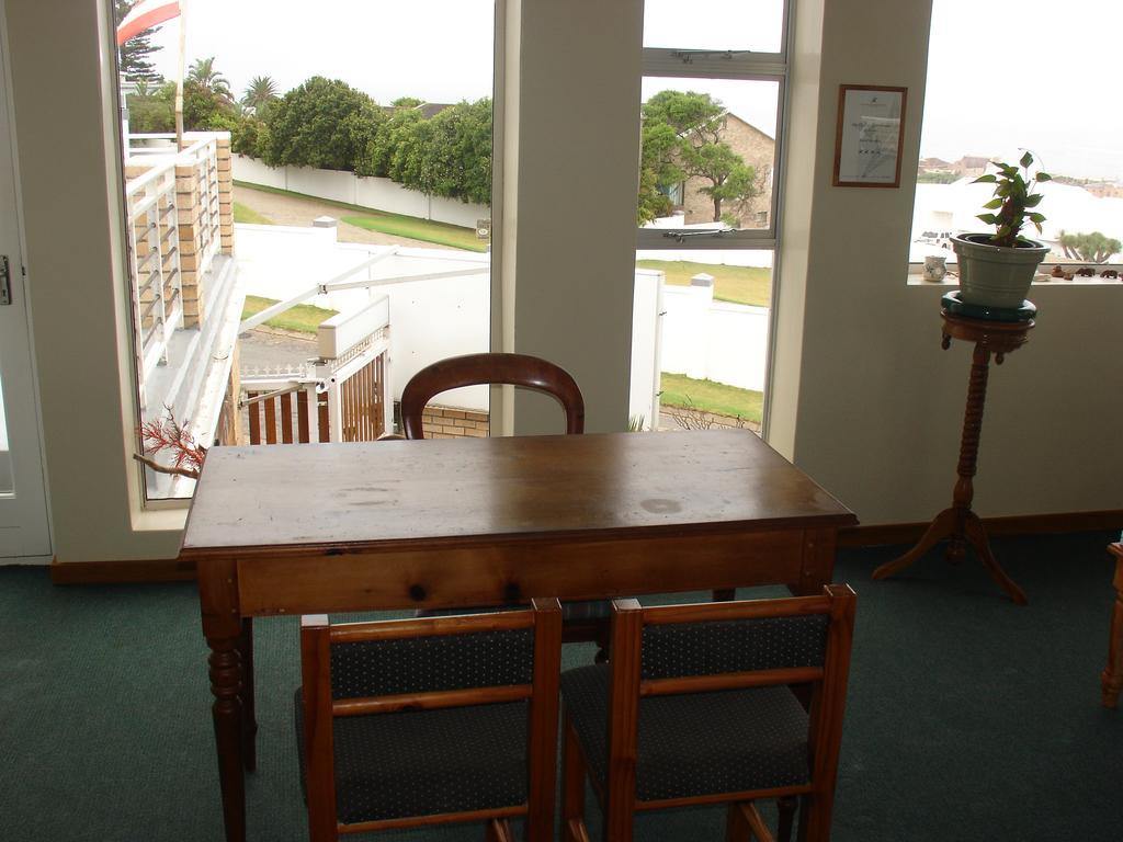 On The Bay Guesthouse Kruisfontein 外观 照片