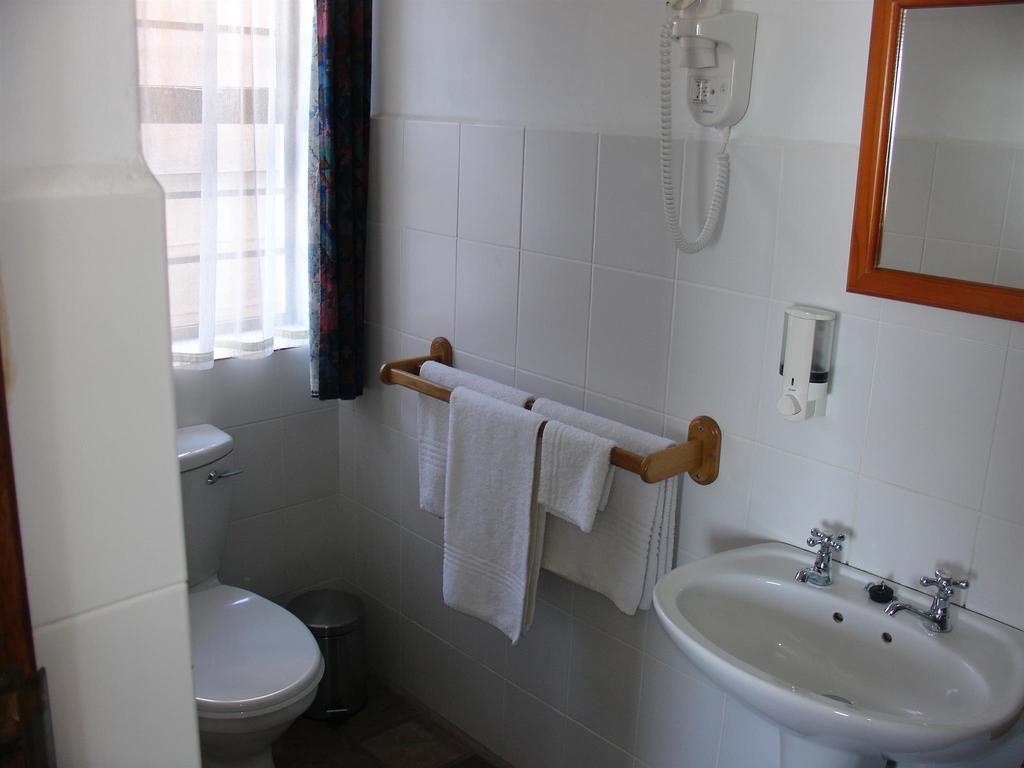 On The Bay Guesthouse Kruisfontein 外观 照片