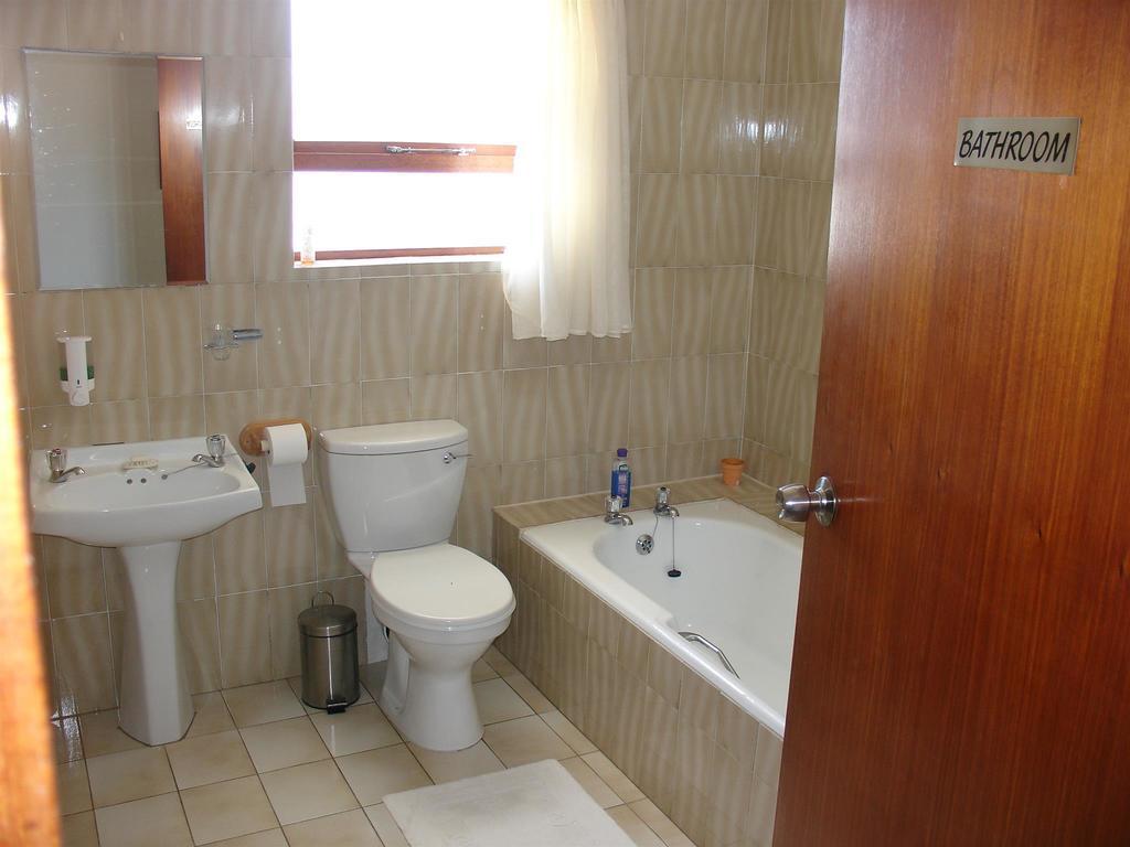 On The Bay Guesthouse Kruisfontein 客房 照片