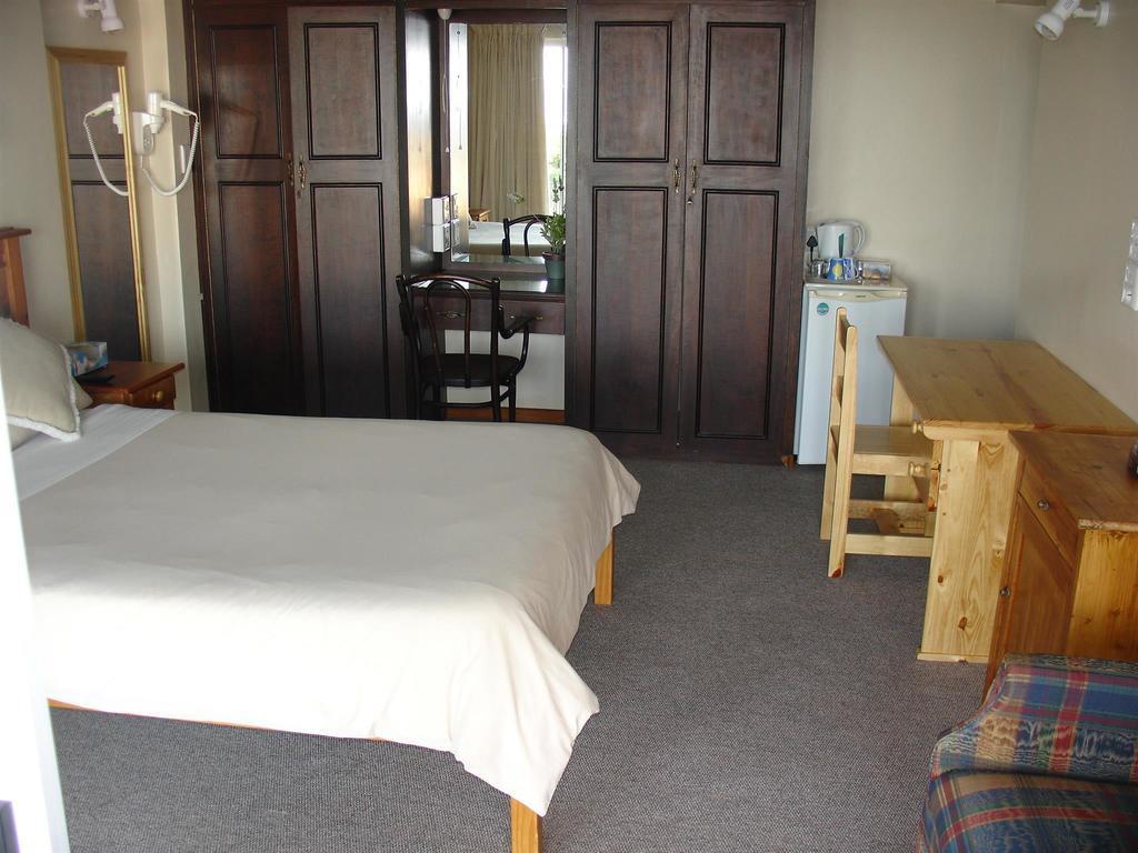 On The Bay Guesthouse Kruisfontein 外观 照片